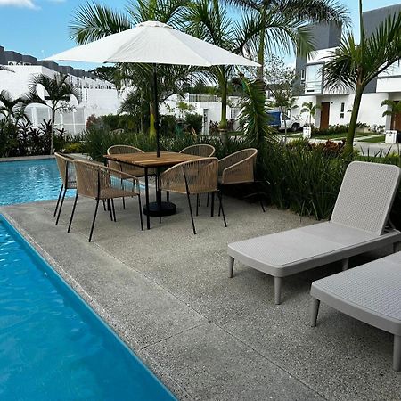 Casa Comoda Con Piscina Naranjo Extérieur photo
